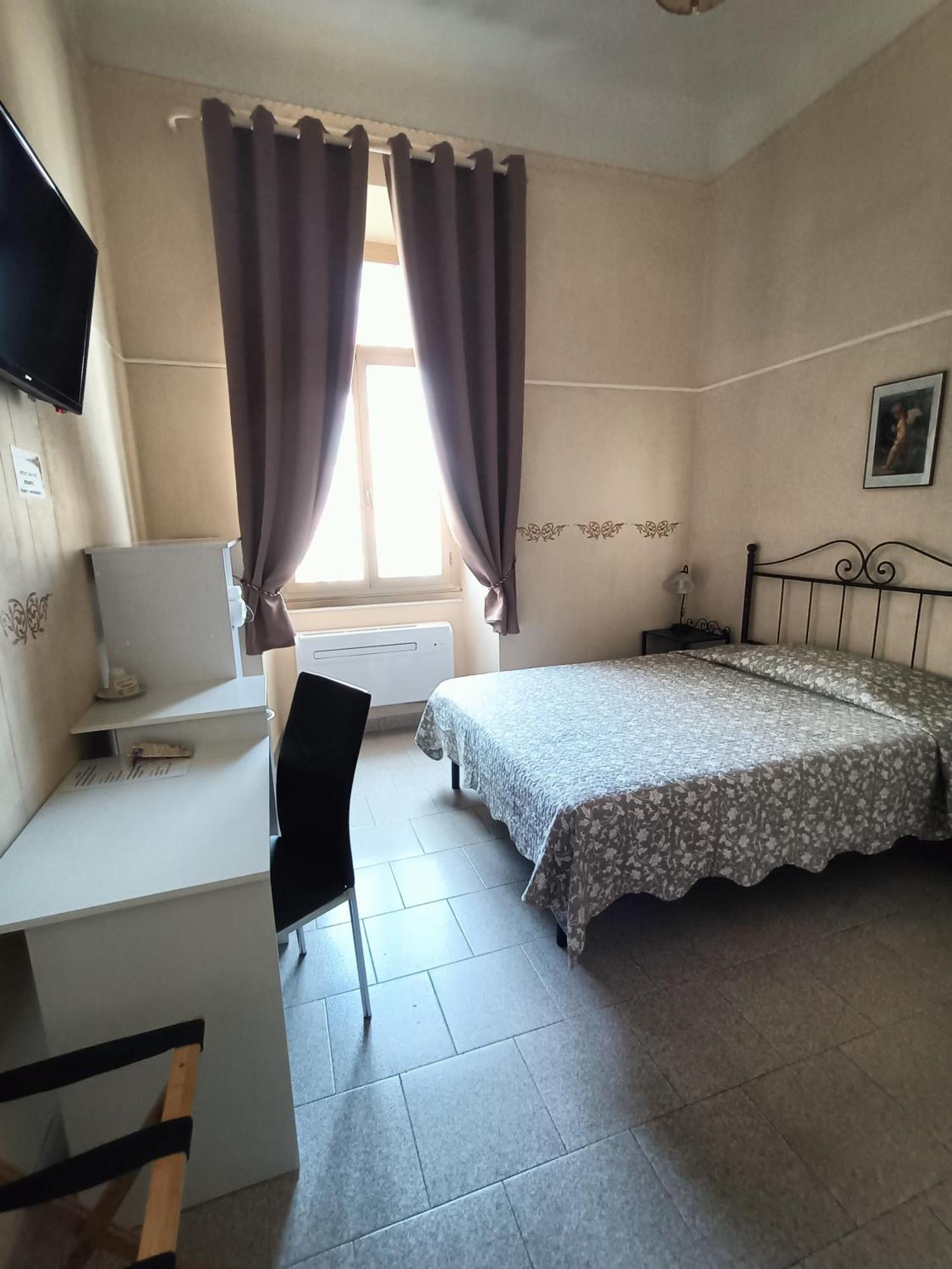Rossi Hotel Rome Bagian luar foto